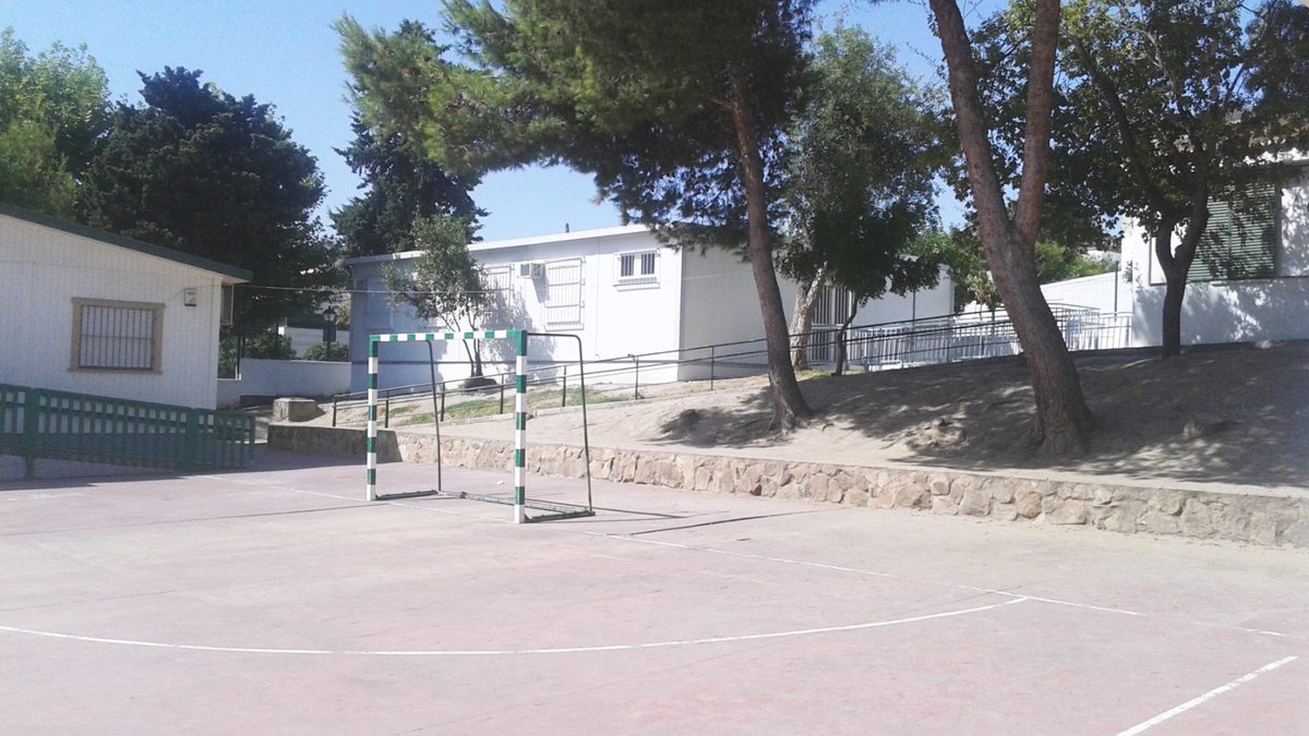 Educación destina más de 314.00 euros a las obras de reforma del CEIP Gloria Fuertes de Guadiaro, en San Roque
APAE licita las obras de redistribución de espacios y mejora de la accesibilidad que dotarán al centro de dos nuevas aulas y permitirán retirar una prefabricada