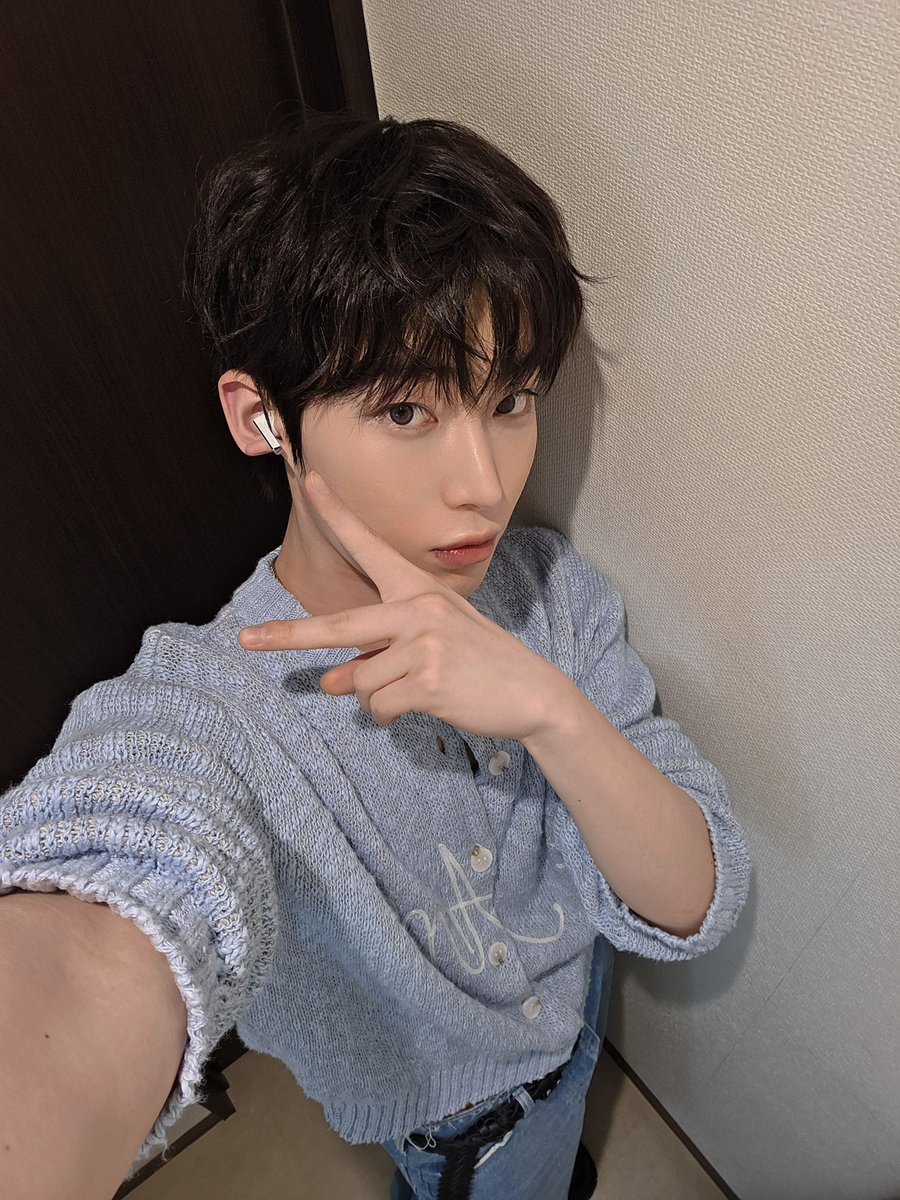 enhypenweverse's tweet photo. [ #선우’s Post ] 250731

#SUNOO: Yoi~~~
(Agung peace) ✌️

(1/2)

@ENHYPEN_members @ENHYPEN #ENHYPEN #엔하이픈 https://t.co/Ip0a5alCDa