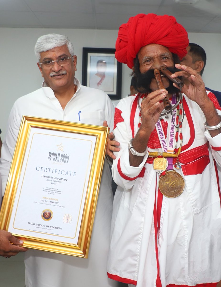 आज नई दिल्ली में केंद्रीय संस्कृति व पर्यटन मंत्री श्री गजेन्द्र सिंह शेखावत जी से उनके निवास पर भेंट हुई।