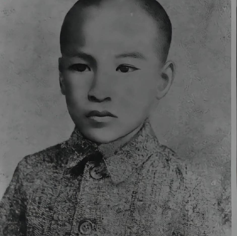 大家猜猜他是谁