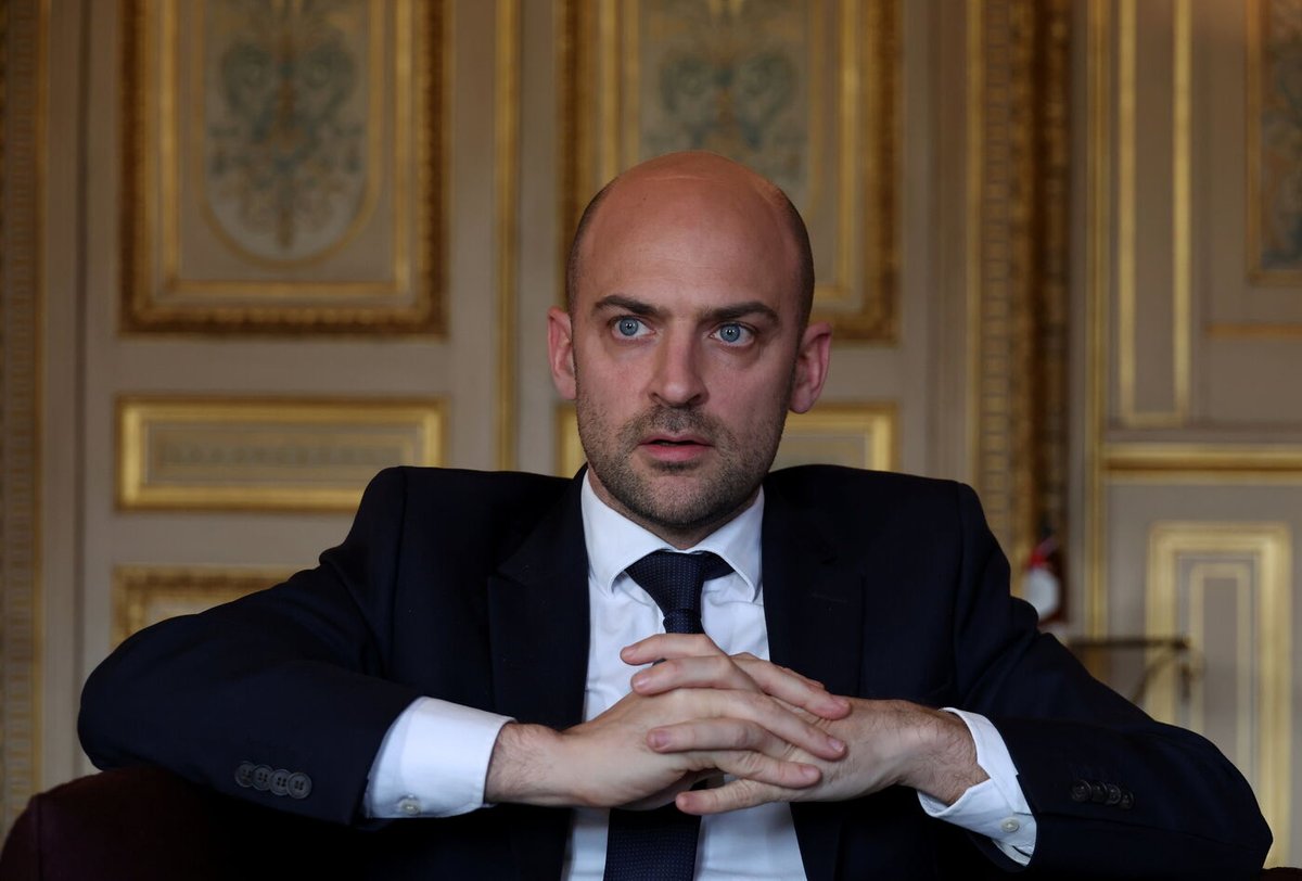 Au vu des derniers scandales et de sa gestion calamiteuse : 
Jean-Noël Barrot doit démissionner ou être démis de ses fonctions.
Si vous êtes d'accord. Partagez.