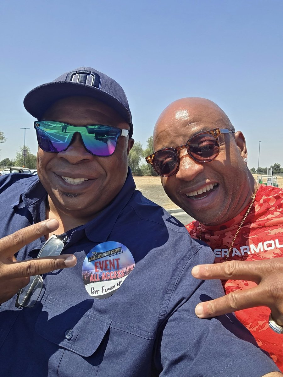TimexSocialClub's tweet photo. Marcus T with the legendary James "D-Train" Williams at  Eagle Mountain Casino! https://t.co/rGoMa2Lmb6