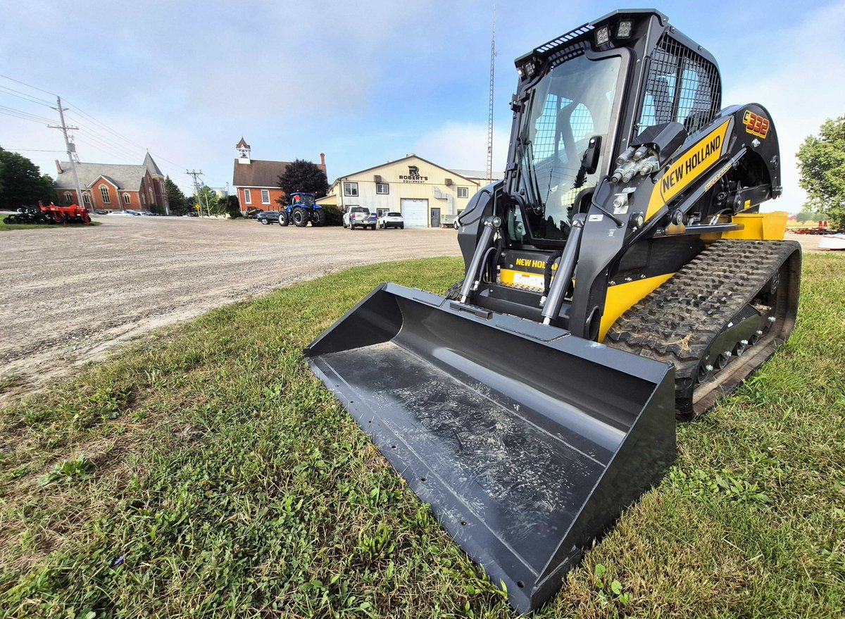 NHDlrsOntario's tweet photo. Industrial? Yep. Construction? Absolutely.

But equally at home on the farm, too.

Yep, that's our track loader.

Your local #NewHolland dealership has the equipment solutions you need … and the equipment offers you deserve.

@NewhollandCE @NHAgriculture #NewHollandDealers https://t.co/F4MQQ1Zx1L
