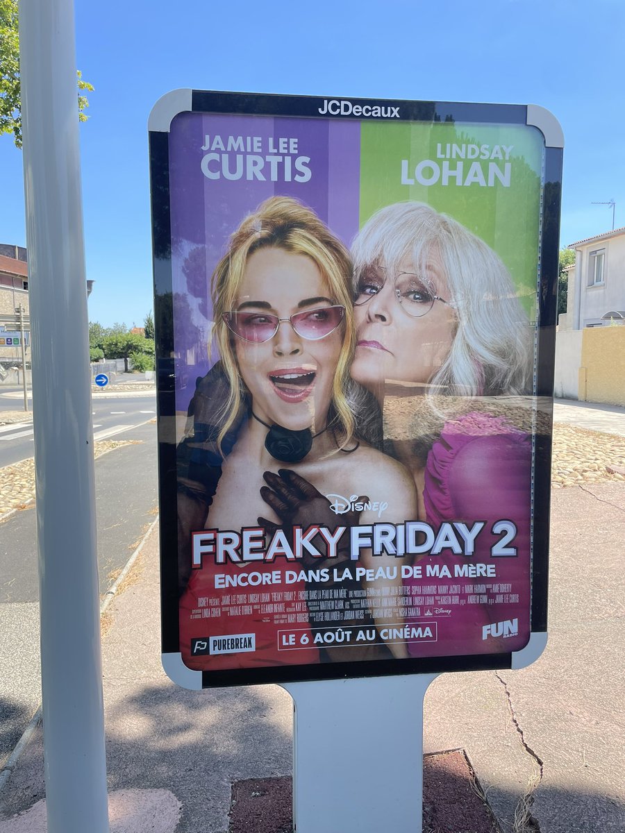 Freaky Friday 2 : Encore dans la peau de ma mère (Freakier Friday) s’affiche à #Servian (France) ! 😀🤩😍

#Disney #Cinema <a href="/lindsaylohan/">Lindsay Lohan</a> <a href="/RobertIger/">Robert Iger</a>