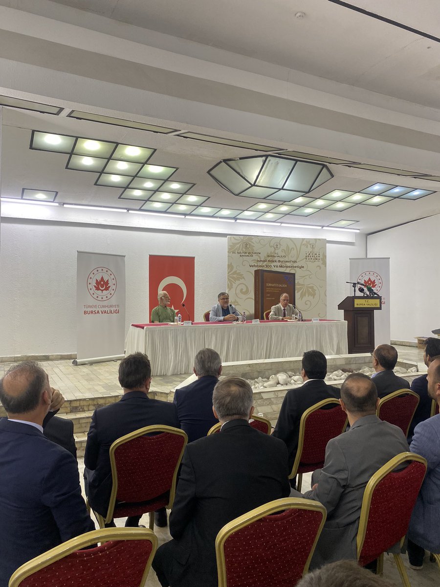 +İlim Yayma Vakfı Mütevelli Heyeti Başkanı Bilal Erdoğan, Türkiye Yazma eserler kurumu Başkanı Dr. Coşkun Yılmaz,Bakan yardımcısı Dr. Batuhan Mumcu, Milletvekilleri Osman Mesten ve Refik Özen,İl Müdürümüz Dr.Kamil Özer’in katılımıyla Güzel Sanatlar Galerisinde gerçekleştirildi. +