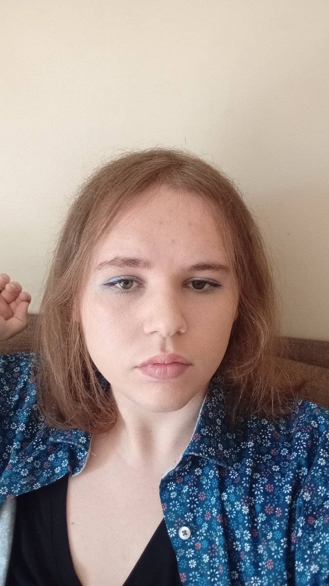 AngeAthoth's tweet image. Vsy mood bleu je suis straight up trop belle #flamme #bleu #petasse