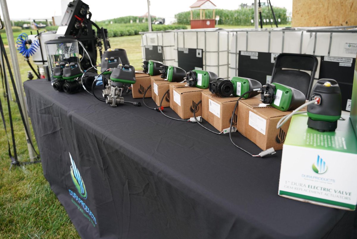 ProductsDura's tweet photo. We're at @agphdmedia Field Day today in Baltic, SD!
See the FastBatch™ Multijet in action, our direct injection system that batches up to 4 chemicals at once, with no hose swapping &amp; no foam. Fast. Simple. Safe.™
#AgPhDFieldDay #DuraProducts #FastBatch #AgTech #FarmEfficiency https://t.co/ohC02DGHPT