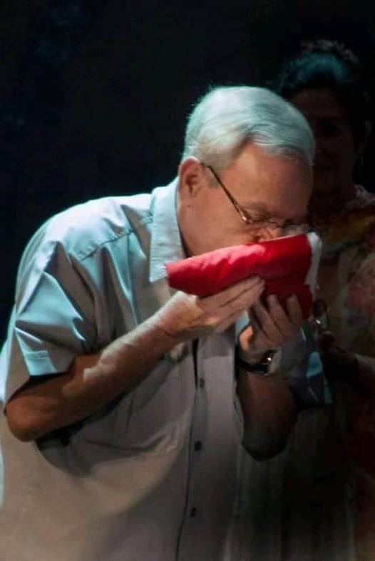 🇨🇺"Cuando por razones estrictamente cronológicas uno está muy cerca del fin se pregunta qué sería, por qué optaría si volviera a vivir. Si volviera a vivir sería cubano."
#EusebioLeal
#TenemosMemoria
#HistoriadorDeLaHabana 
#Cuba
#ComercioCuba