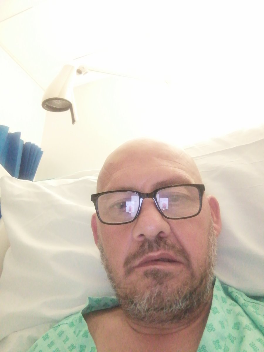YOUR LORD MGC 🏴🇬🇧 (@mgcyour) on Twitter photo I had stroke on Sunday morning. Still in hospital, can't use my right arm and right leg. Face is a bit messy but otherwise all fine. Up the Chels ⭐⭐💪 I had stroke on Sunday morning. Still in hospital, can't use my right arm and right leg. Face is a bit messy but otherwise all fine. Up the Chels ⭐⭐💪