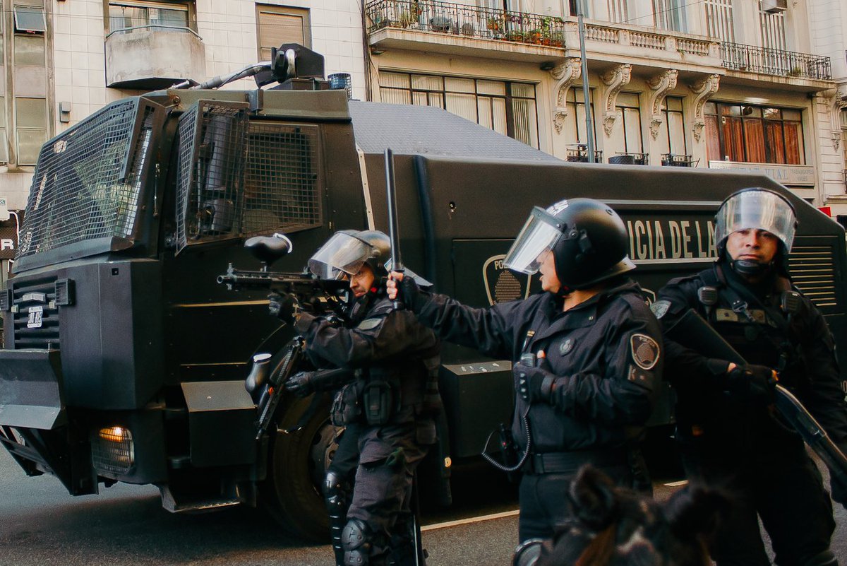 Represión policíal a jubilados y a la prensa en Congreso 
📸 Fotos para <a href="/PeriodismoDeIzq/">Periodismo de Izquierda</a>
🗓 30 de Julio 2025
