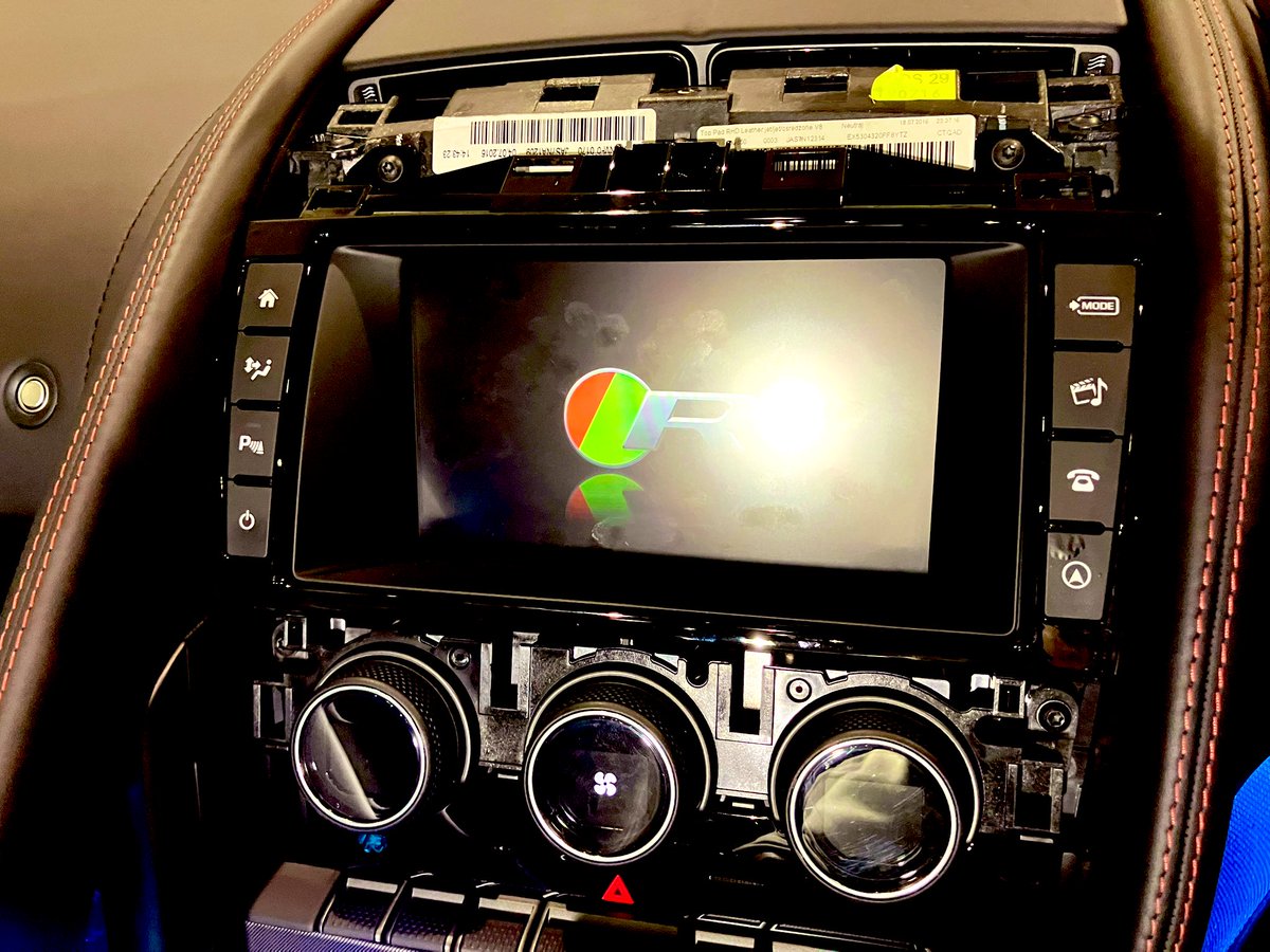 herabuna_club's tweet image. 買ってから面倒臭くて半年放置してたアンドロイドナビを遂に入れ替え。

🇬🇧車のナビって、ビックリするくらいショボいから不満だらけだったけど、専用設計のアンドロイドナビは、元の機能も全て使えて最新の機能満載だから最高です😀

さっさとやっとけば良かったわ

#ftype #androidnavi