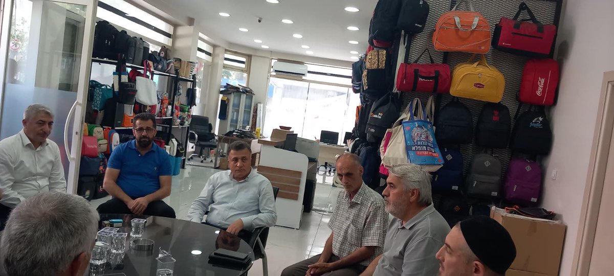 Teşkilat mensuplarımızla birlikte Altıntepsi Mahallemizde, Gençler Çanta’nın sahibi kıymetli esnafımız Akif Sadriler’e taziye ziyaretinde bulunduk.
Merhum yakını için başsağlığı dileklerimizi ilettik, acılarını paylaştık.
Bayrampaşa’mızda vefa ve dayanışma ruhunu yaşatmaya devam