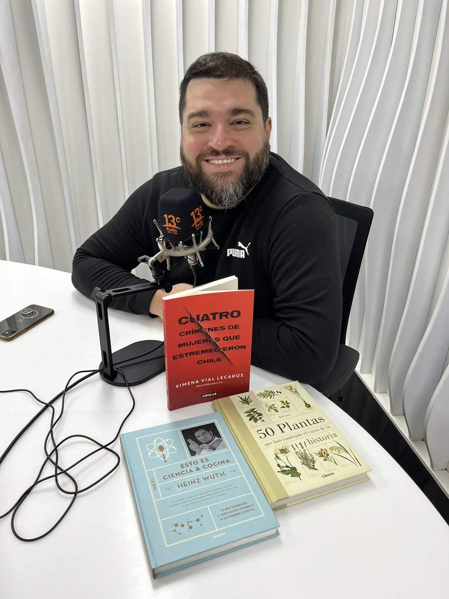 Radio 13c (@radio_13c) on Twitter photo Llegaron los libros 📚
<a href="/kikemujica/">enrique mujica</a> recibe a nuestro columnista <a href="/matiasclarov/">Matías Claro</a> de <a href="/trumanlibreros/">Truman Libreros</a>
#CuatroCabezas
Escúchanos: 102.1📻 radio13c.cl🎧App Radio13c📲
Y en YouTube: youtube.com/live/XnY6f4CbB… Llegaron los libros 📚
<a href="/kikemujica/">enrique mujica</a> recibe a nuestro columnista <a href="/matiasclarov/">Matías Claro</a> de <a href="/trumanlibreros/">Truman Libreros</a>
#CuatroCabezas
Escúchanos: 102.1📻 radio13c.cl🎧App Radio13c📲
Y en YouTube: youtube.com/live/XnY6f4CbB…
