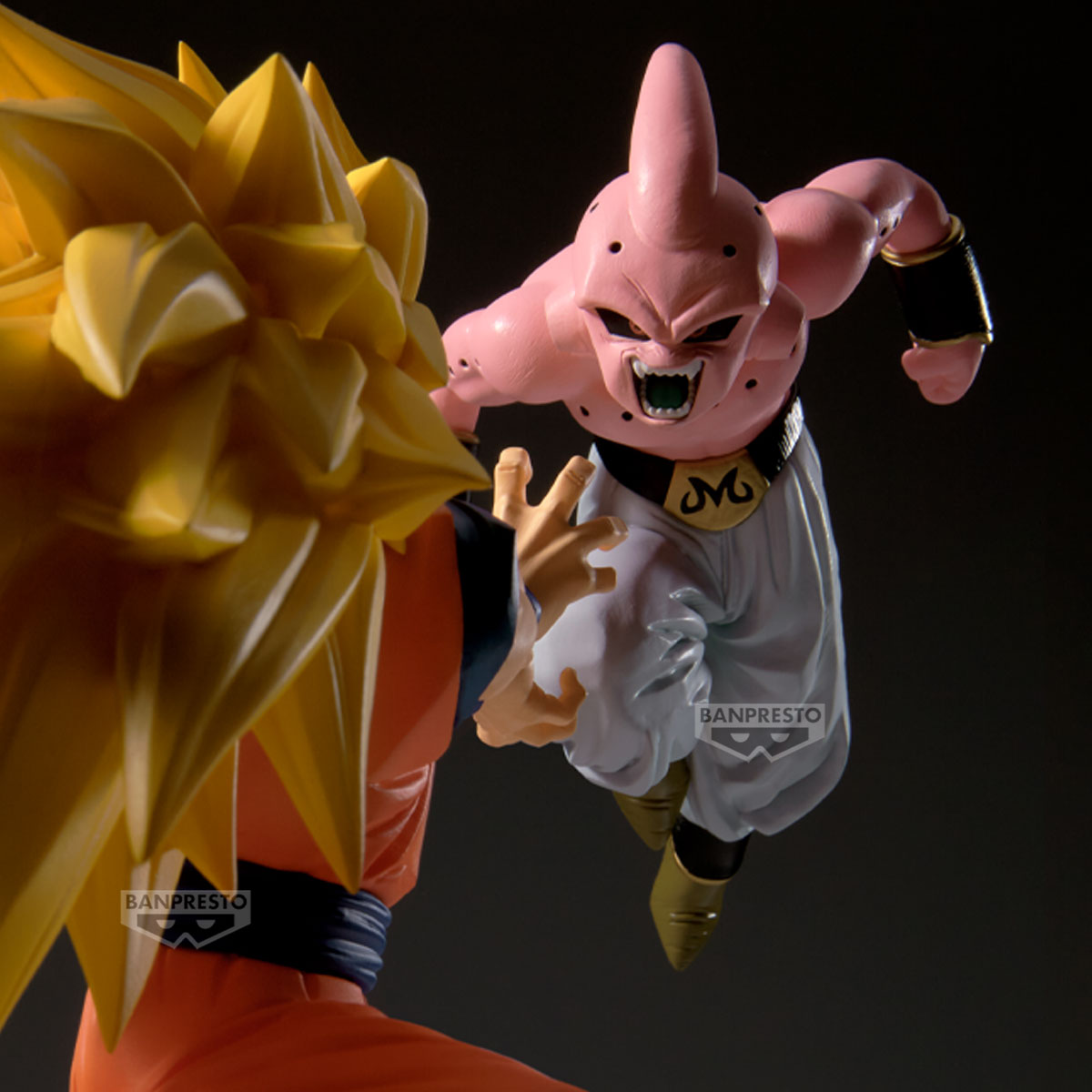 ¡La batalla definitiva ha comenzado!
Revive el momento en el que Goku Super Saiyan 3 desata todo su poder para enfrentar a Majin Buu (Pure).

Ya en preventa en banpresto.es para los verdaderos fans de Dragon Ball Z.

¿Estás listo para llevar la energía de esta pelea
