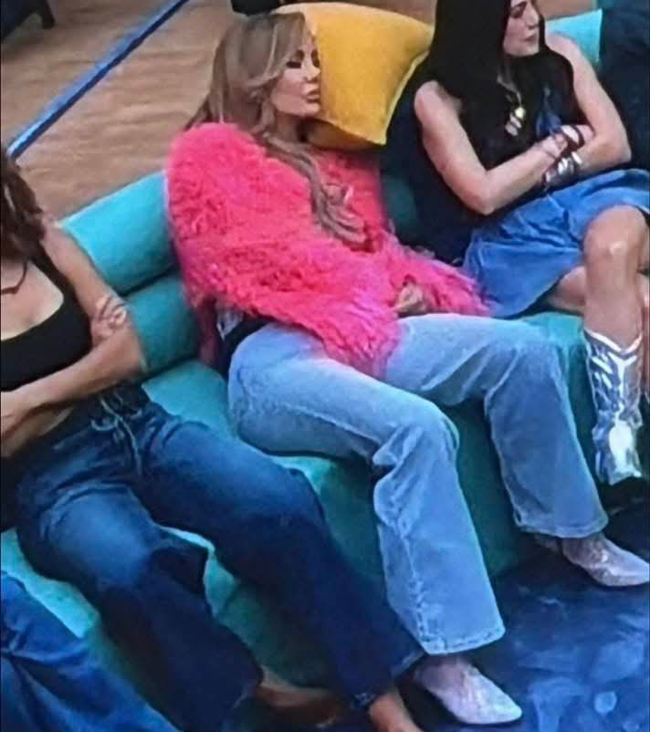 Yo en el camión rumbo al jale con toda la actitud