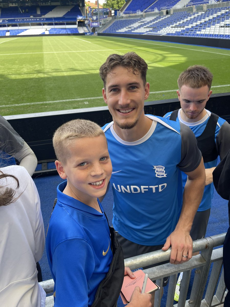 CraigBanno's tweet photo. Unforgettable morning at St. Andrew’s! 💙⚽
Callum met some of his heroes and has the autographs to prove it! 📸✍️

Massive thanks to @BCFC for making it so special — can’t wait for the season ahead!🔵

#KRO #BCFC #ChampionshipReady https://t.co/nIOLle98Zf
