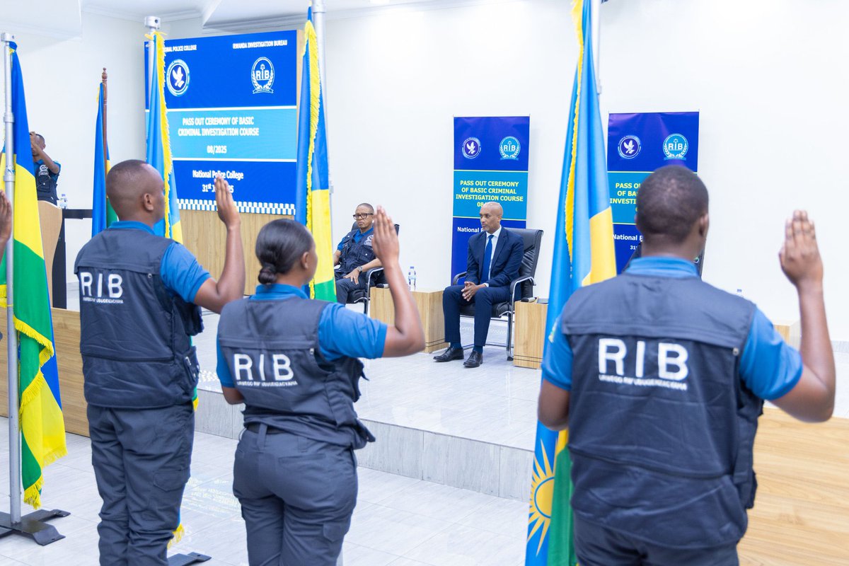 Minisitiri w’Ubutabera akaba n’Intumwa Nkuru ya Leta, Dr Ugirashebuja Emmanuel, yasabye abakozi b’Urwego rw’Ubugenzacyaha (RIB) n'izindi nzego z’ubutabera bakorana, kugendera ku ndangagaciro zishyira imbere "ubunyamwuga, ukuri no kwitanga.

Yashimangiye ko nibabyubahiriza bazaba