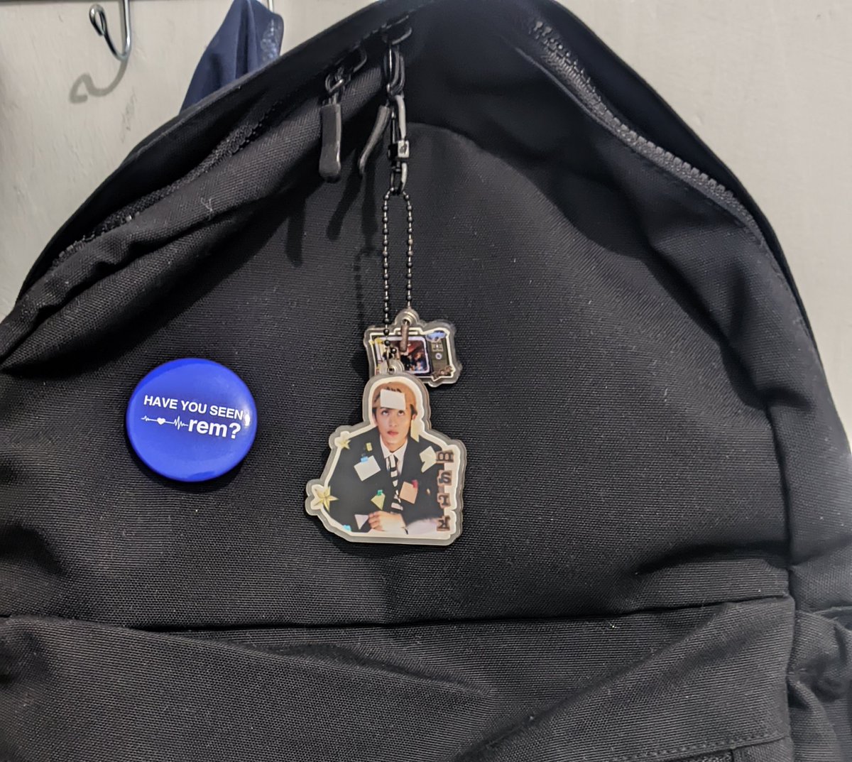 aetherisc's tweet image. aku harus melepas mark lee ku 💔