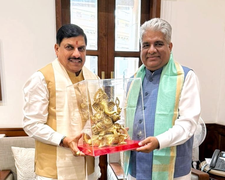 Dr Mohan Yadav (@drmohanyadav51) on Twitter photo рдЖрдЬ рдирдИ рджрд┐рд▓реНрд▓реА рдкреНрд░рд╡рд╛рд╕ рдХреЗ рджреМрд░рд╛рди рдХреЗрдВрджреНрд░реАрдп рдкрд░реНрдпрд╛рд╡рд░рдг, рд╡рди рдПрд╡рдВ рдЬрд▓рд╡рд╛рдпреБ рдкрд░рд┐рд╡рд░реНрддрди рдордВрддреНрд░реА рдЖрджрд░рдгреАрдп рд╢реНрд░реА рднреВрдкреЗрдВрджреНрд░ рдпрд╛рджрд╡ рдЬреА рд╕реЗ рд╕реМрдЬрдиреНрдп рднреЗрдВрдЯ рдХреАред
<a href="/byadavbjp/">Bhupender Yadav</a> рдЖрдЬ рдирдИ рджрд┐рд▓реНрд▓реА рдкреНрд░рд╡рд╛рд╕ рдХреЗ рджреМрд░рд╛рди рдХреЗрдВрджреНрд░реАрдп рдкрд░реНрдпрд╛рд╡рд░рдг, рд╡рди рдПрд╡рдВ рдЬрд▓рд╡рд╛рдпреБ рдкрд░рд┐рд╡рд░реНрддрди рдордВрддреНрд░реА рдЖрджрд░рдгреАрдп рд╢реНрд░реА рднреВрдкреЗрдВрджреНрд░ рдпрд╛рджрд╡ рдЬреА рд╕реЗ рд╕реМрдЬрдиреНрдп рднреЗрдВрдЯ рдХреАред
<a href="/byadavbjp/">Bhupender Yadav</a>