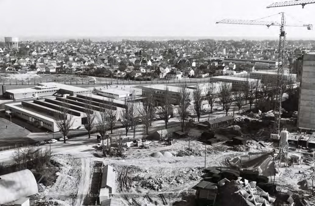 📌 L'exposition "<a href="/Clichy_93/">Ville de Clichy-sous-Bois</a> et <a href="/Montfermeil_off/">Ville de Montfermeil</a> : 20 ans de transformations" offre un regard rétrospectif sur ces 2 communes qui ont connu une reconfiguration radicale de leur habitat, de leurs équipements publics et de leur cadre de vie. 🧐 linkedin.com/posts/technolo…