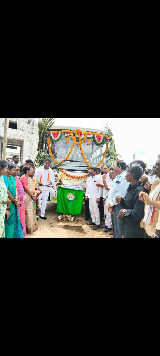 Dm_Jgtl_tgsrtc's tweet image. 🚌 A new bus service starts on 31.07.2025 at Mallannapet, operating  to Jagtial.
Mallannapet → Nandipalli → Vengallapur → Lakshmipur
Inaugurated by Honorable Minister Adluri Lakshman 
Depot Manager, Traffic In-Charge, and party workers were present.
#AdluriLakshman #JGTLDepot