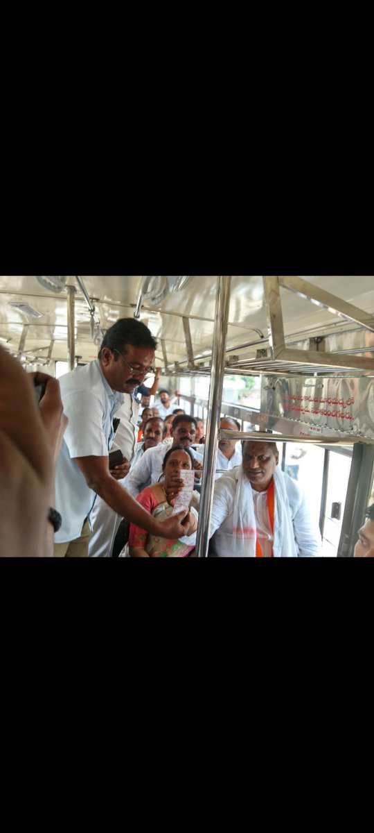 Dm_Jgtl_tgsrtc's tweet image. 🚌 A new bus service starts on 31.07.2025 at Mallannapet, operating  to Jagtial.
Mallannapet → Nandipalli → Vengallapur → Lakshmipur
Inaugurated by Honorable Minister Adluri Lakshman 
Depot Manager, Traffic In-Charge, and party workers were present.
#AdluriLakshman #JGTLDepot