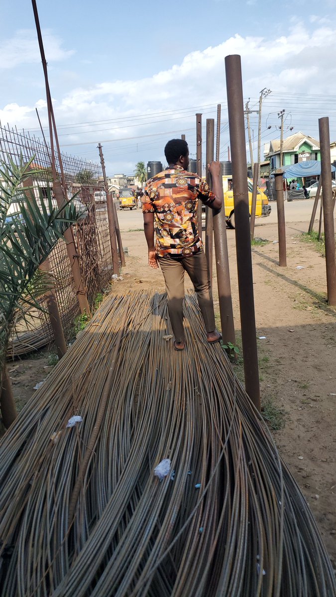 I've loaded Keke truck, Datsun, Dinar, 608, 911, ten tyres and trailer

I prefer trailer

Good morning
📍 A5/4A Atani Road Onitsha
