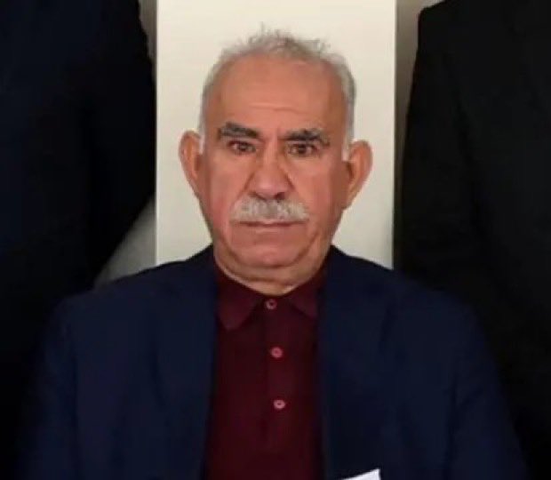 50 bin kişinin katili            50 bin kişinin katili
Öldürmek istiyorlar            Çıkarmak istiyorlar