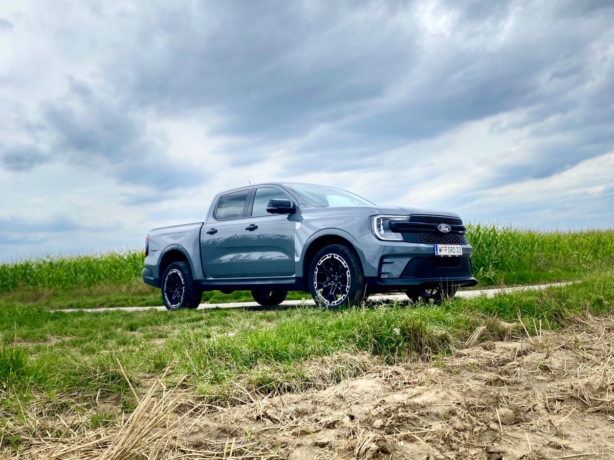 Der neue Ford Ranger MS-RT bringt Motorsport-Feeling auf die Straße - mit 240 PS, markantem Bodykit und 21-Zoll-Leichtmetallrädern.
Stil. Power. Präsenz.
#fordaustria #ranger #ford #fordranger #foryou #viral