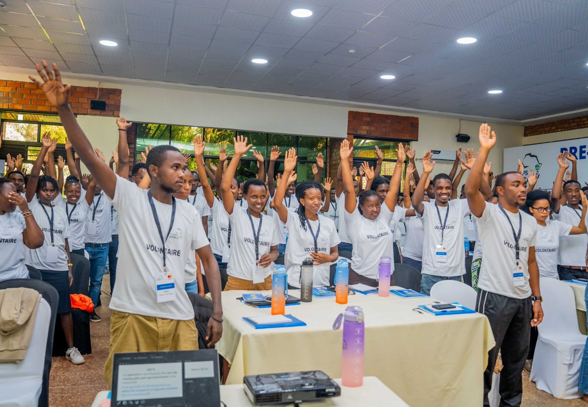 NutritionistEmm's tweet photo. As trainees preparing to become community volunteers with @CorpsAfricaRda, we are diving deep into key community development approaches: Community-Led Development, Human-Centered Design, and Asset-Based Community Development. Excited to learn and apply these tools 💪🏾.🌱🤝#Cohort7 https://t.co/Zw3Xf11OxG