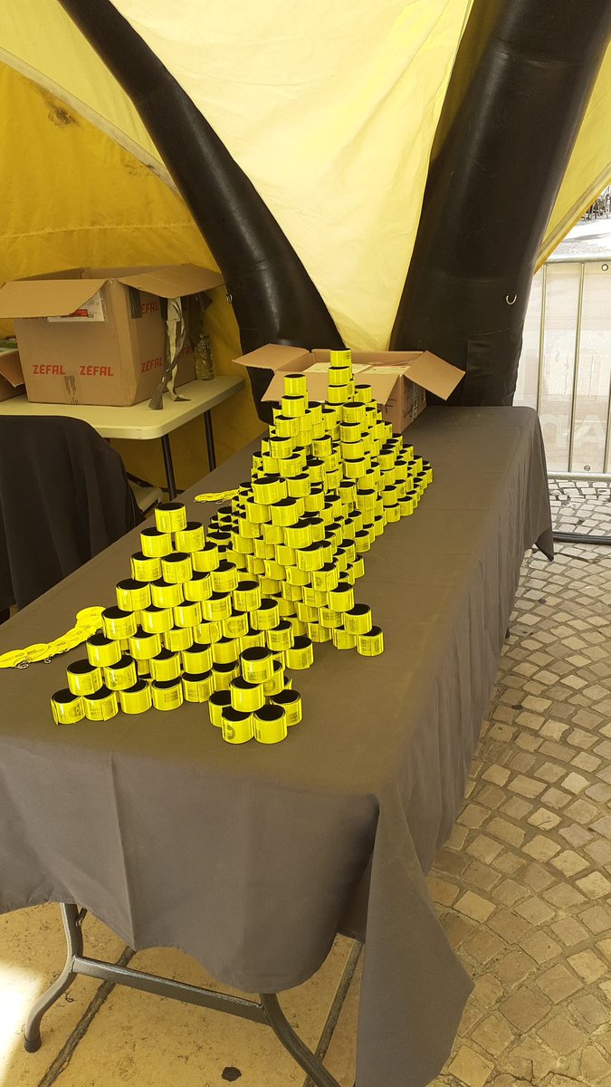 La fan zone <a href="/LeTourFemmes/">Le Tour de France Femmes avec Zwift</a> de Clermont-Ferrand vient d'ouvrir. Vous y retrouverez Marine de la coordination <a href="/RoutePlusSure/">Sécurité routière</a> <a href="/Prefet63/">Préfet du Puy-de-Dôme</a> avec ses Idsr pour vous conseiller en partage de la route et gagner pourquoi pas le maillot LRSP.