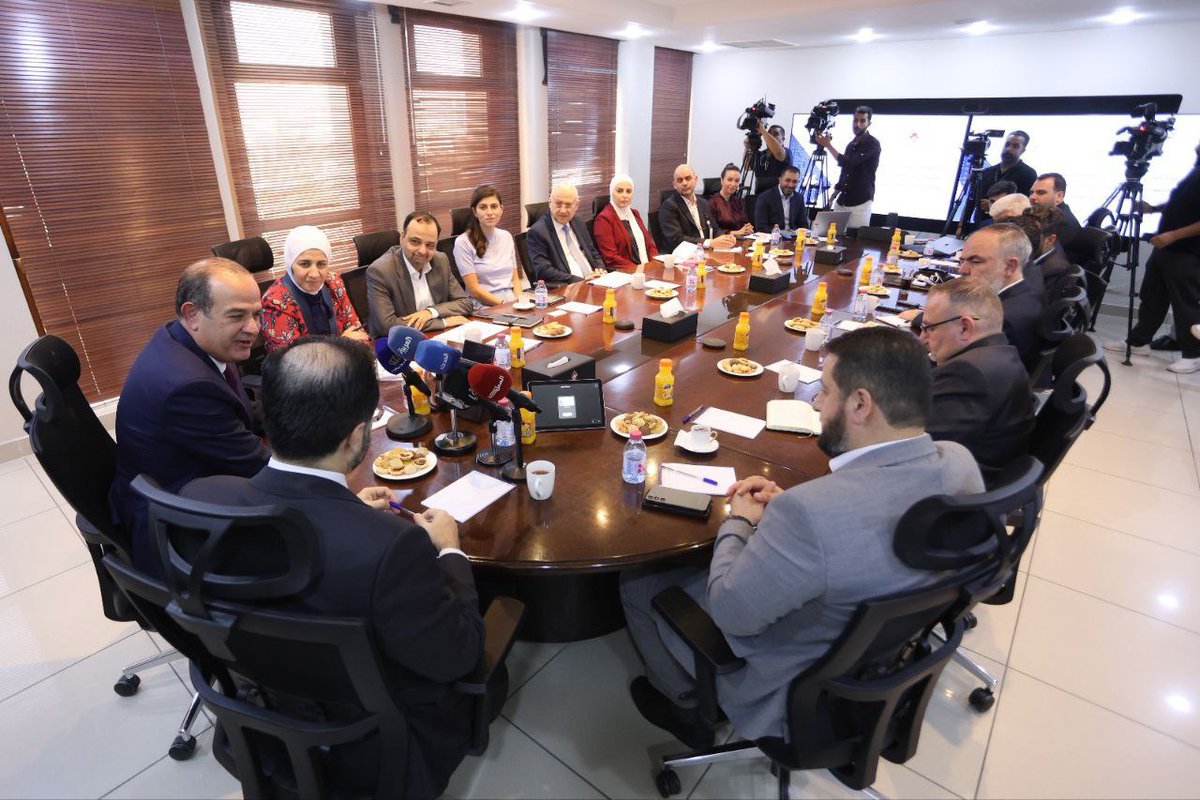 وزير الاتصالات يجري زيارة رسمية إلى الأردن لتعزيز التعاون الرقمي

لمزيد من التفاصيل يرجى النقر على الرابط:t.me/moct_gov/7563?…

#الجمهورية_العربية_السورية
#وزارة_الاتصالات_وتقانة_المعلومات