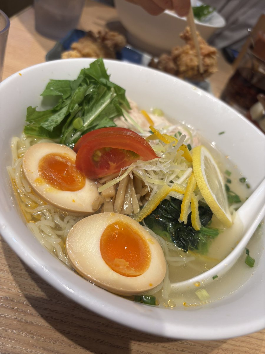 yaneyaney_'s tweet photo. huhu good thing hiyashi ramen (chilled ramen) exists during summer 💦 https://t.co/Aa1CfSQ130