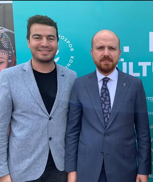 Evvet... İkinci bir Muse vakasıyla karşı karşıyayız. Justin Timberlake konserinin organizatörü Brand Union. Brand Union yöneticisi Enes Özdemir. Aşağıda da Enes Özdemir :)