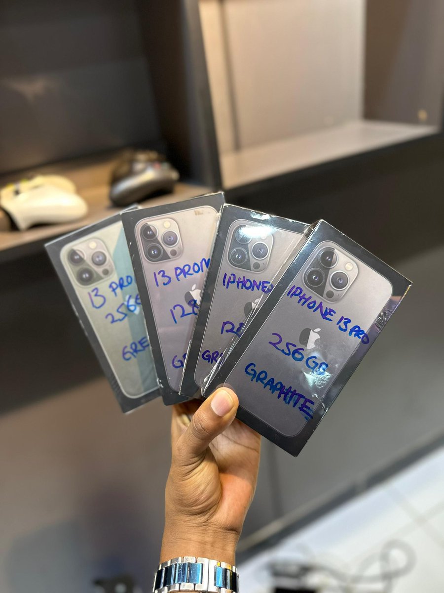 thekingsmanUG's tweet image. Quality you can trust, prices you’ll love.
iPhones, AirPods, and more — straight from the @zero_to_one_ug
🍏✅
Boxed
🔰13 pro 128gb - 1.85M
🔰13 pro 256gb - 1.95M
🔰13 pro 512gb - 2.1M
📍 New Pioneer Mall, PG-40
📞 Call us: 0752044500
#WelcomeToTheNextLevel