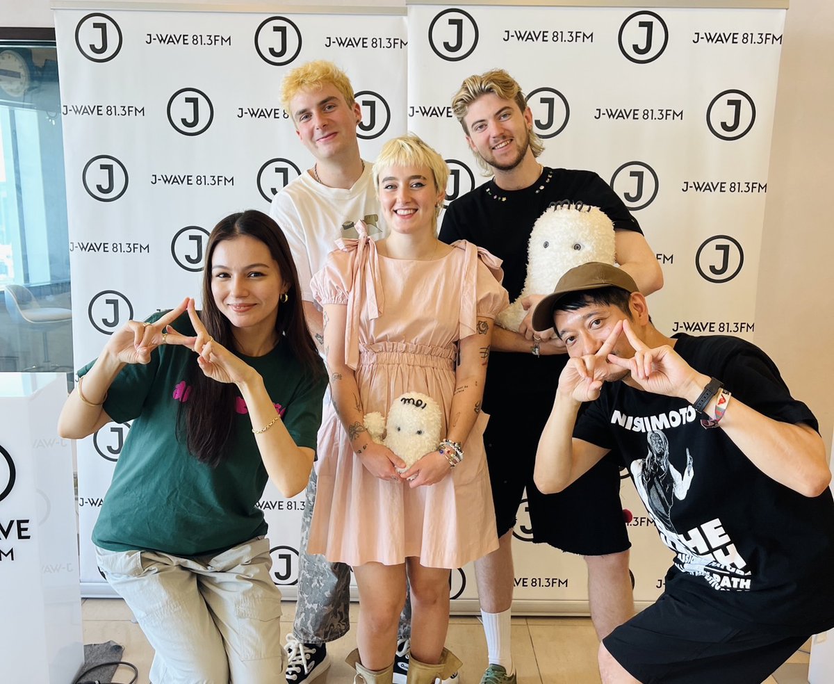 GRANDMARQUEE813's tweet image. 【RADIO ENSEMBLE】
フジロック２日目！RED MARQUEEに出演！
アイルランド発のドリーム・ポップ／
シューゲイザー・バンド！
#NEWDAD にお話を伺いました！
フジロックで披露した 「Entertainer」もお届け！

📡radiko
📻radiko.jp/share/?sid=FMJ…
#jwave #マーキー813