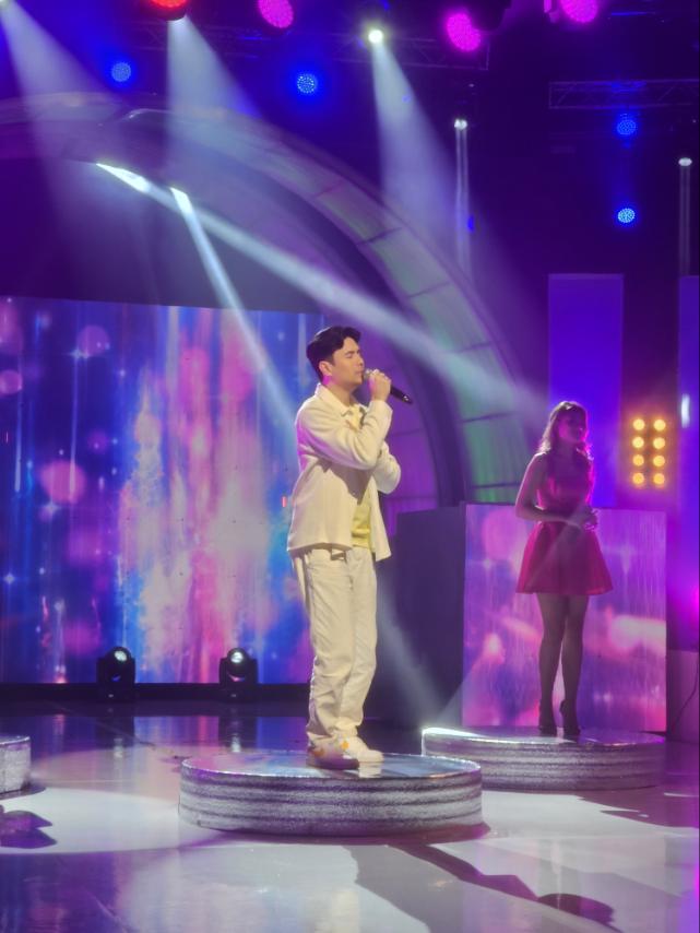 gmanetwork's tweet image. Solid ang naging performance ng #TheClash2025 Clash Panel Christian Bautista, with Clashers Liafer Deloso and Arabelle Dela Cruz! 🎤👏

#TiktoClock | Weekdays | 11:00 AM
