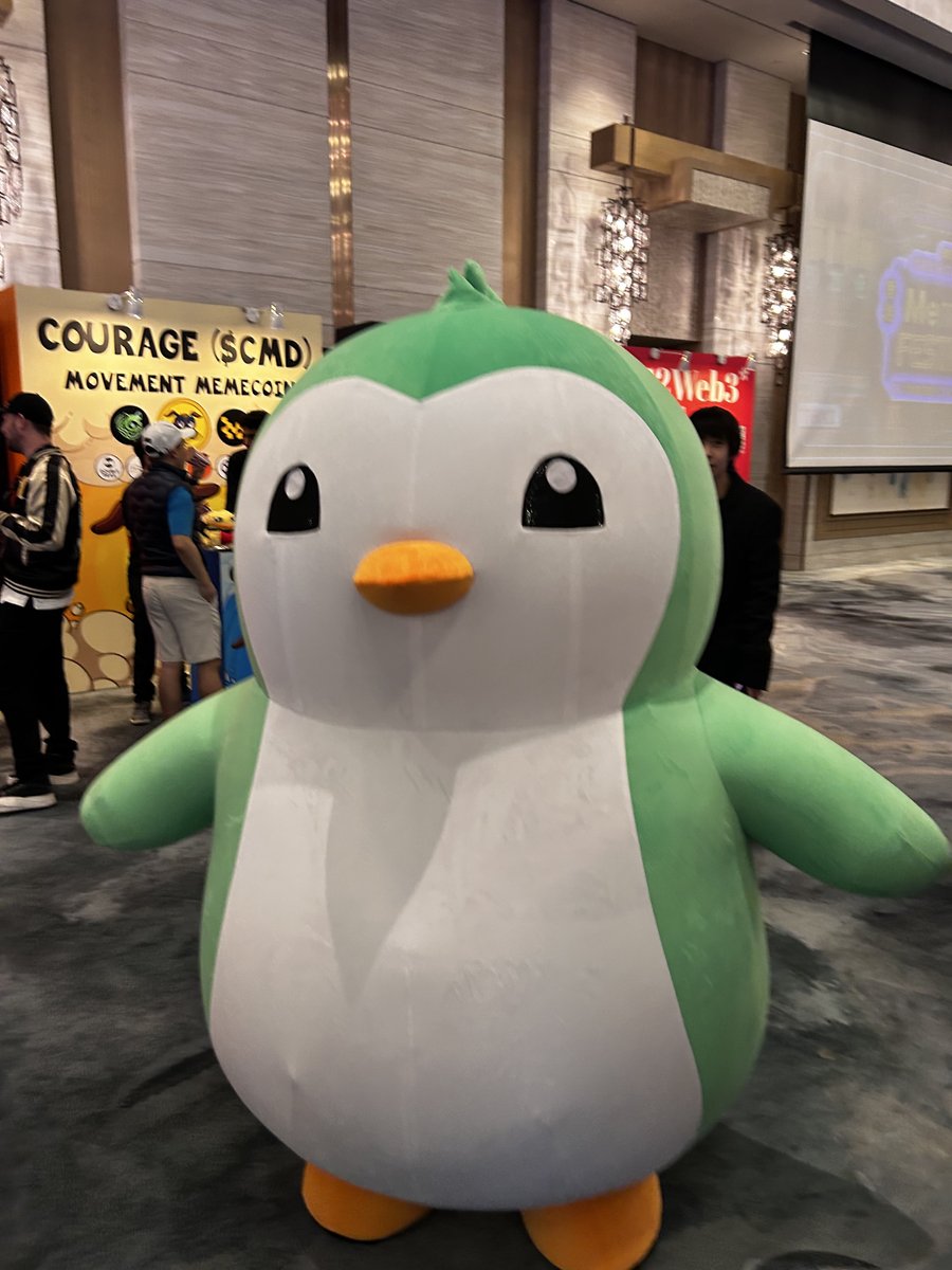 GM everyone!

Do you recognize this pudgy little legend?

Big love to @PudgyPenguins 🐧