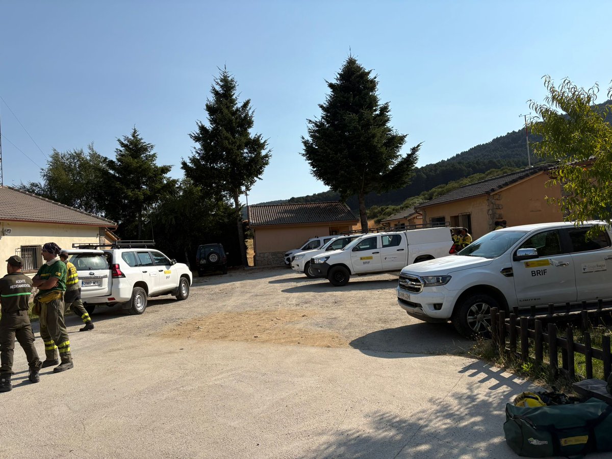 El turno presencial de <a href="/brifpuertopico/">BRIF Puerto el Pico</a> prepara su equipo para un día más seguir trabajando en la extinción del #IFCuevasDelValle.
En breve partirán al PMA para recibir las instrucciones de trabajo oportunas.