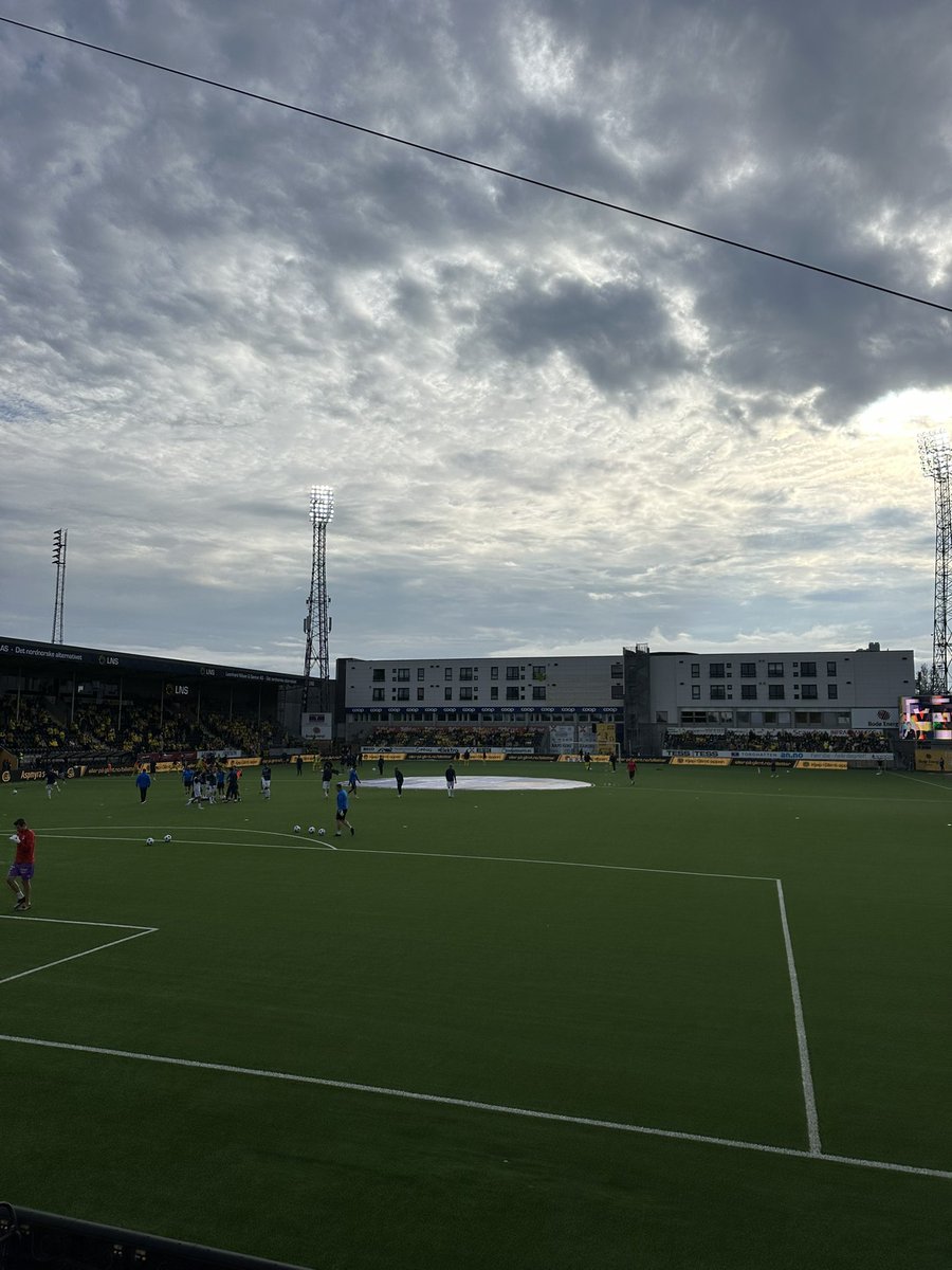 Bodø (a)
Tap atter gang igjen, men overraskende positivt med 1-0 tap her oppe, nære utligning også. 
Sees på søndag, heia SIF