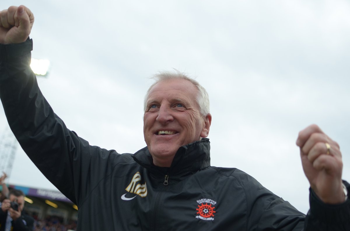 Official_HUFC's tweet image. We are all with you, Ronnie 💙

Everyone at Pools sends their love and support to former manager Ronnie Moore following his Myeloma diagnosis.

#HUFC