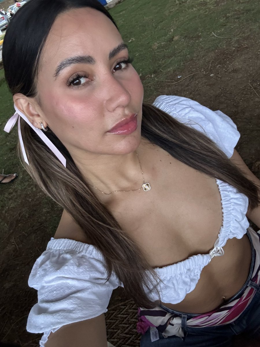 Clementine Gabrielle (@gabriela_agnes) on Twitter photo 