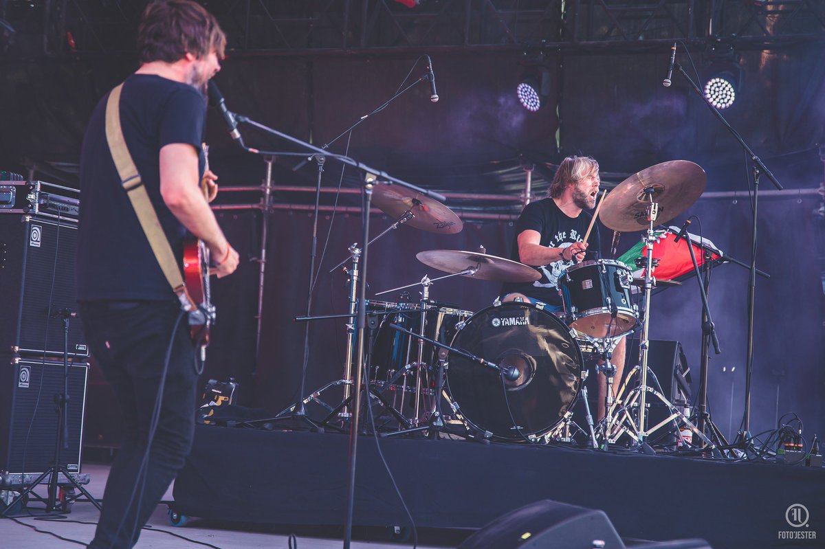 Vi er klare som en pakke egg for <a href="/Kanalrock/">Kanalrock</a> i morgen! Sees i Buret kl 20 skarp 🤝🔥

Billetter finnes på kanalrock.ticketco.events/no/nb/m/e/kana… 🎫 

📸: Foto Jester