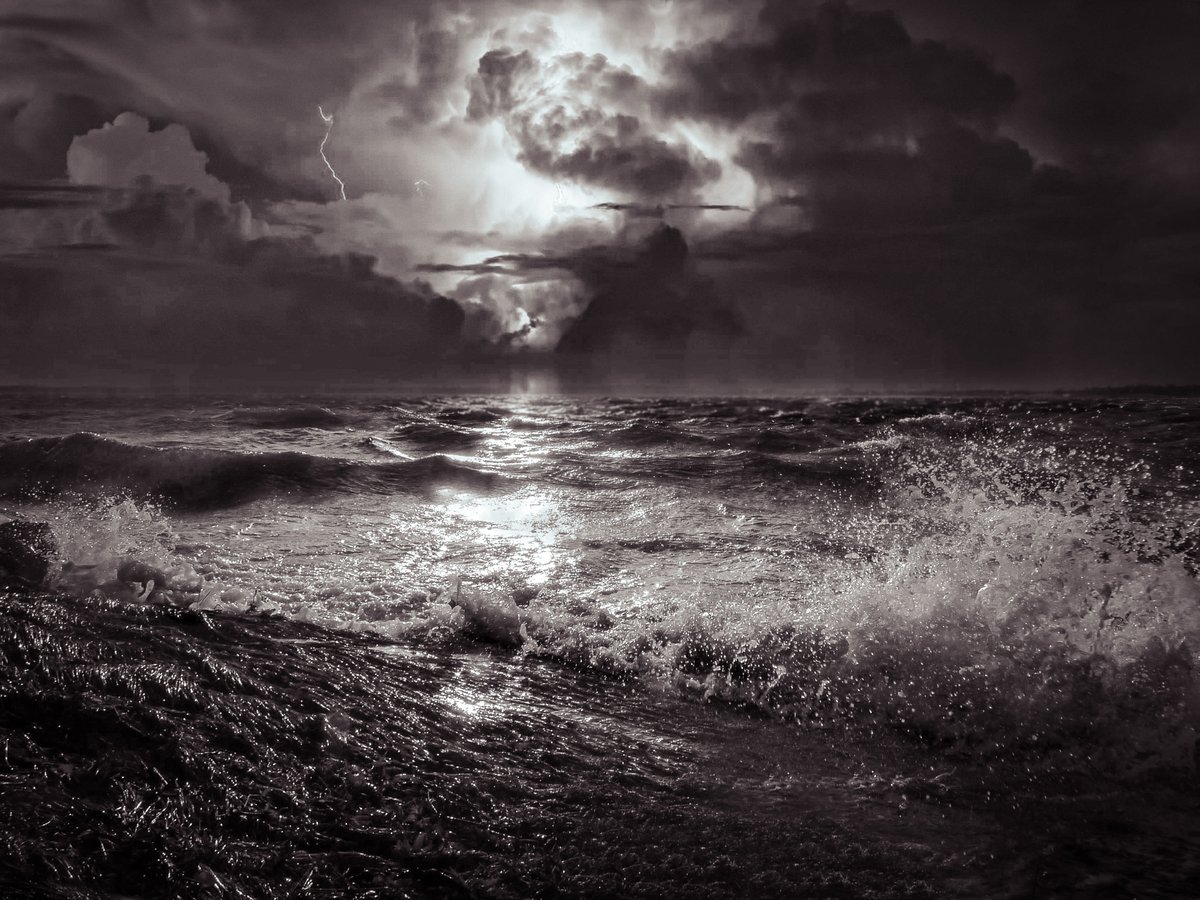 Burning Sky

Two versions v2

#ocean #sea #beach #scape #landscapes #landscapephotography #seascapes #sunsetvibes #sunset #sunsetphotography #nft #nfts #thursdayvibes #thursday #thursdaymorning #wellbeing #blackandwhitephotography #blackandwhite