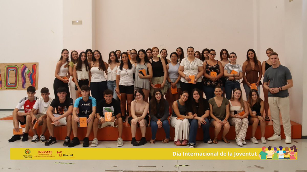 🎉 Feliç #DiaInternacionalDeLaJoventut! 🙌 

Hui reconeixem el paper vital dels nostres joves: 💡ambiciosos, 🌿transformadors i plens d’energia!

Des de Vila-real treballem amb i per ells/es tot l’any.

💙 Gràcies per fer créixer el futur!
#OrgullJove #FuturEnMarxa
