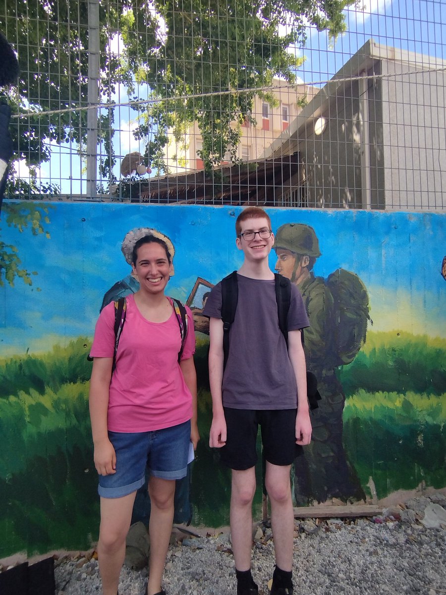 עינה ויובל סירבו עכשיו להתגייס לצבא ההשמדה ונשלחים כעת לכלא הצבאי.
לרצח עם יש תשובה אחת ברורה.
סרבו להיות רוצחים!