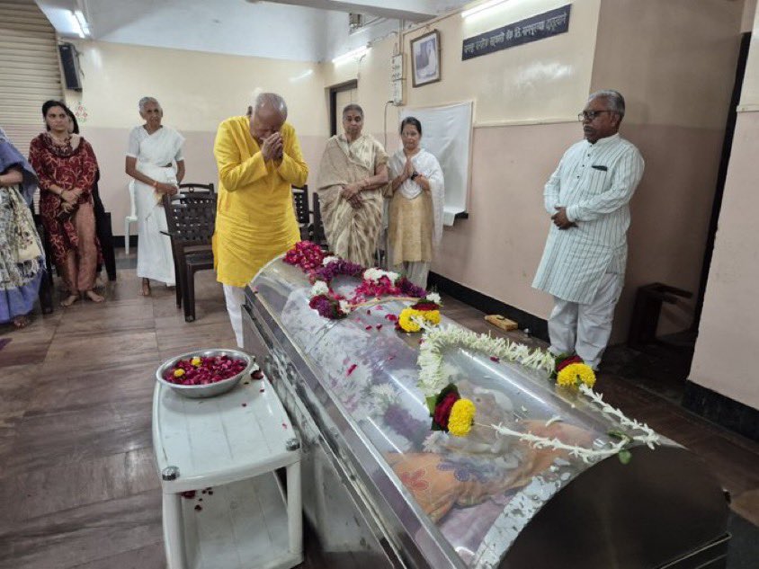 श्रद्धांजलि 
राष्ट्र सेविका समिति की भूतपूर्व प्रमुख संचालिका वंदनीय श्रीमती प्रमिला ताई मेढे जी के परलोक गमन  से हम सभी लोगों के सर पर से एक मातृवत छत्र हट गया है ।उनके निधन से लगभग समिति की स्थापना काल से आज तक की उनके दीर्घ तपस्या की पूर्णता हो गयी है। लक्ष्य की अचूक समझ व