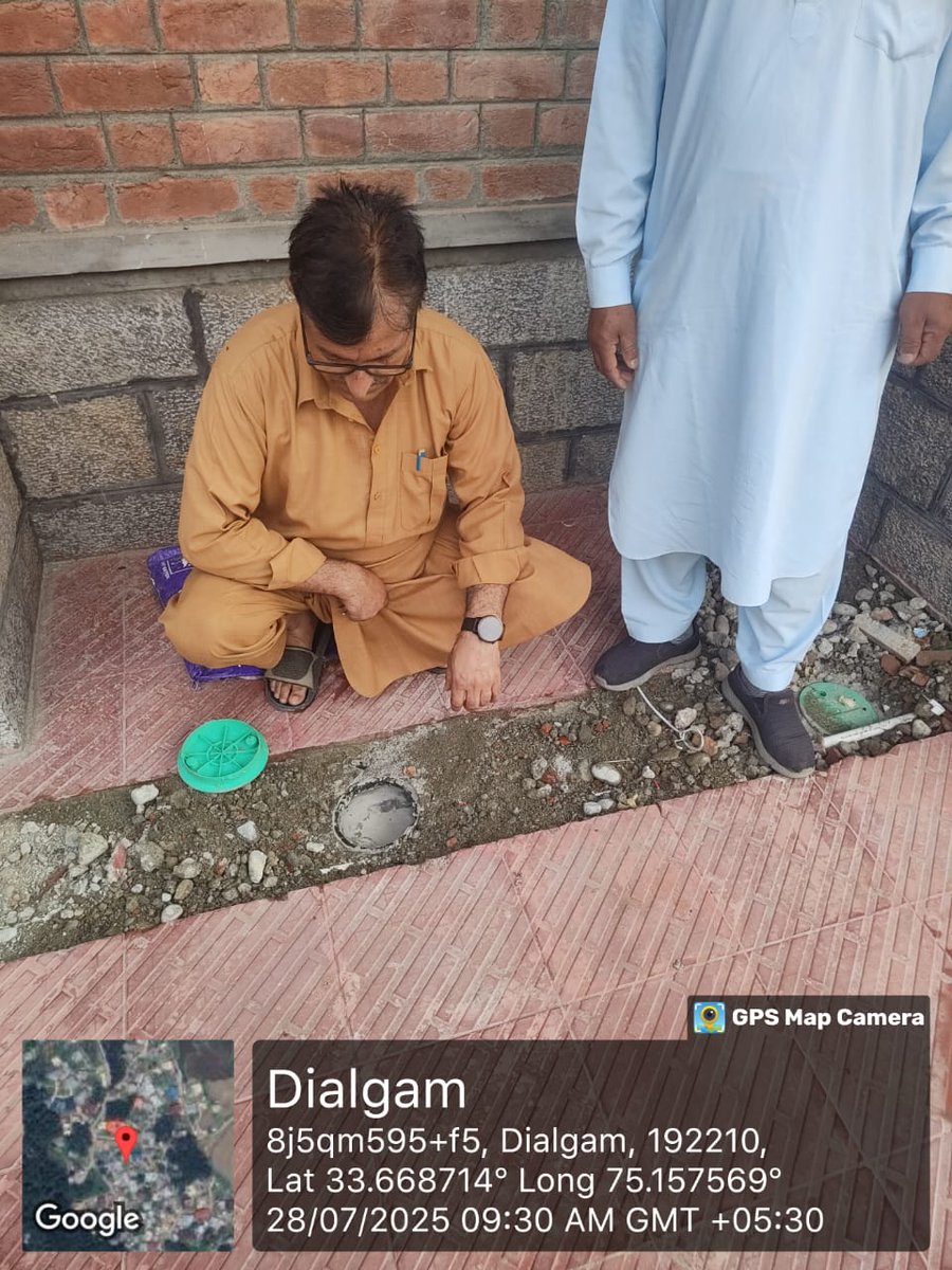 kpdcloffice's tweet image. Solar Surge in Kashmir!

3kW Solar Rooftop commissioned at Meerak Shah Colony, Habak, and final inspection completed at Hardushichen powering homes with clean energy! 

#SolarKashmir #GreenEnergy #KPDCL #PMSGY #KPDCL