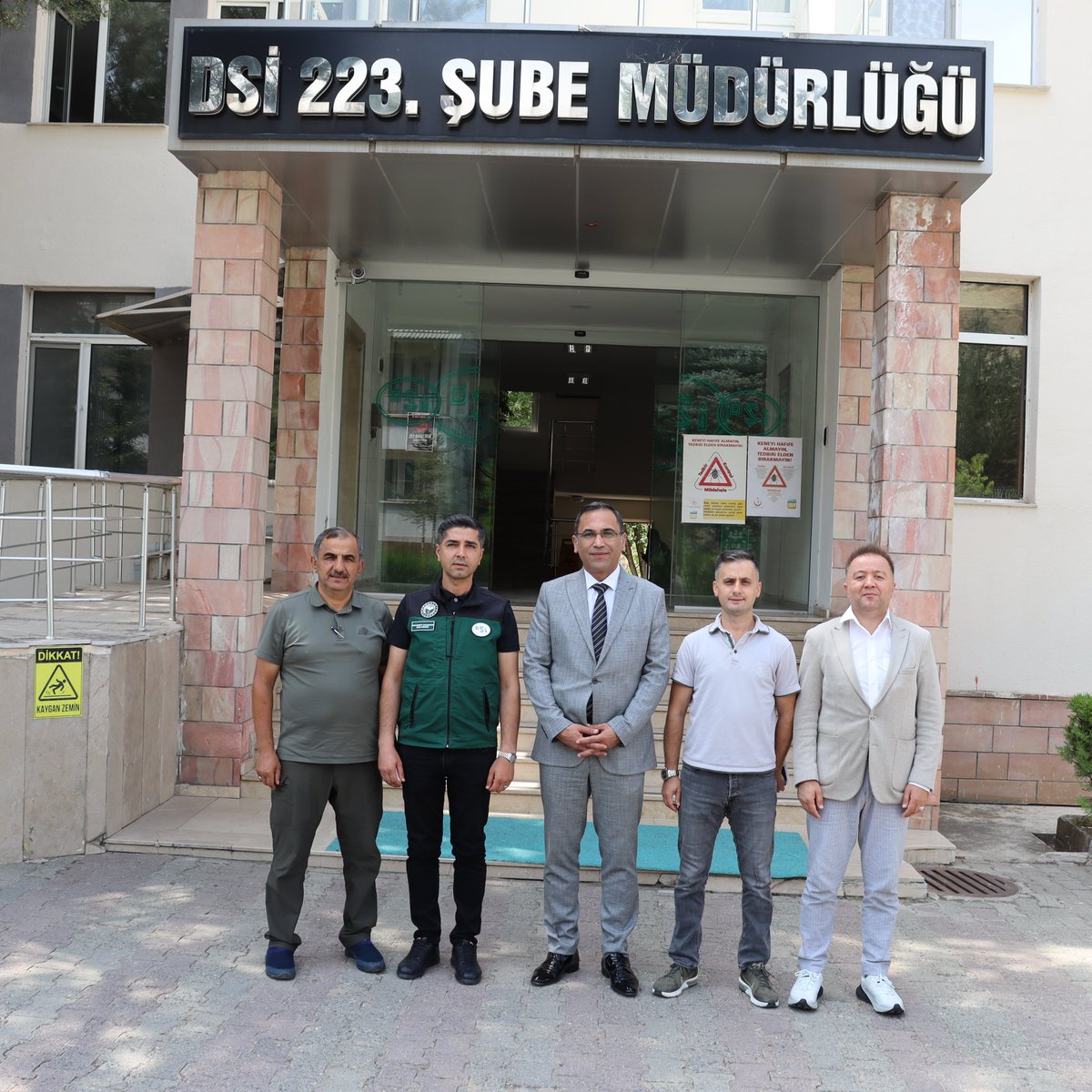 Gümüşhane İl Tarım ve Orman Müdürlüğü (@gumushanetarim) on Twitter photo İlimizdeki Bakanlığımız Kuruluşları arasındaki koordinasyonun sağlanarak iş birliğinin artırılması amacıyla, Taşra Birimleri Koordinasyon ve Değerlendirme Toplantısı İl Müdürlüğümüzün Koordinasyonunda ve DSİ 223. Şube Müdürlüğü ev sahipliğinde gerçekleştirildi.
<a href="/TCTarim/">T.C. Tarım ve Orman Bakanlığı</a>
<a href="/A_KIRAC/">Dr. Ahmet Mesut KIRAÇ</a> İlimizdeki Bakanlığımız Kuruluşları arasındaki koordinasyonun sağlanarak iş birliğinin artırılması amacıyla, Taşra Birimleri Koordinasyon ve Değerlendirme Toplantısı İl Müdürlüğümüzün Koordinasyonunda ve DSİ 223. Şube Müdürlüğü ev sahipliğinde gerçekleştirildi.
<a href="/TCTarim/">T.C. Tarım ve Orman Bakanlığı</a>
<a href="/A_KIRAC/">Dr. Ahmet Mesut KIRAÇ</a>