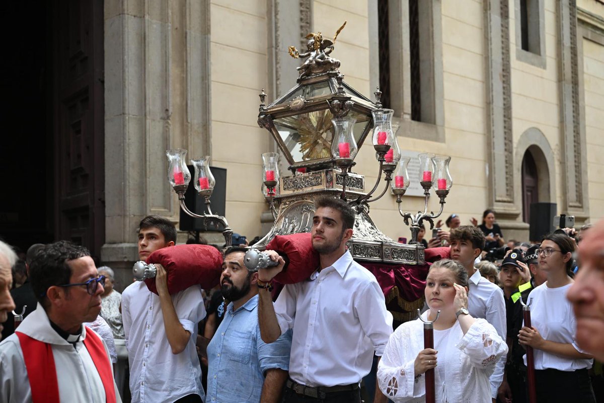 Voleu saber com han sigut Les Santes? 🎉
📸 Us deixem un petit resum, però podem dir-vos que han estat els millors dies de l'any!
Música, tradició, cercaviles, ball... què més es pot demanar? 🥁🪩✝️
Glòria a Les Santes! ❤️💛
#VisitMataró